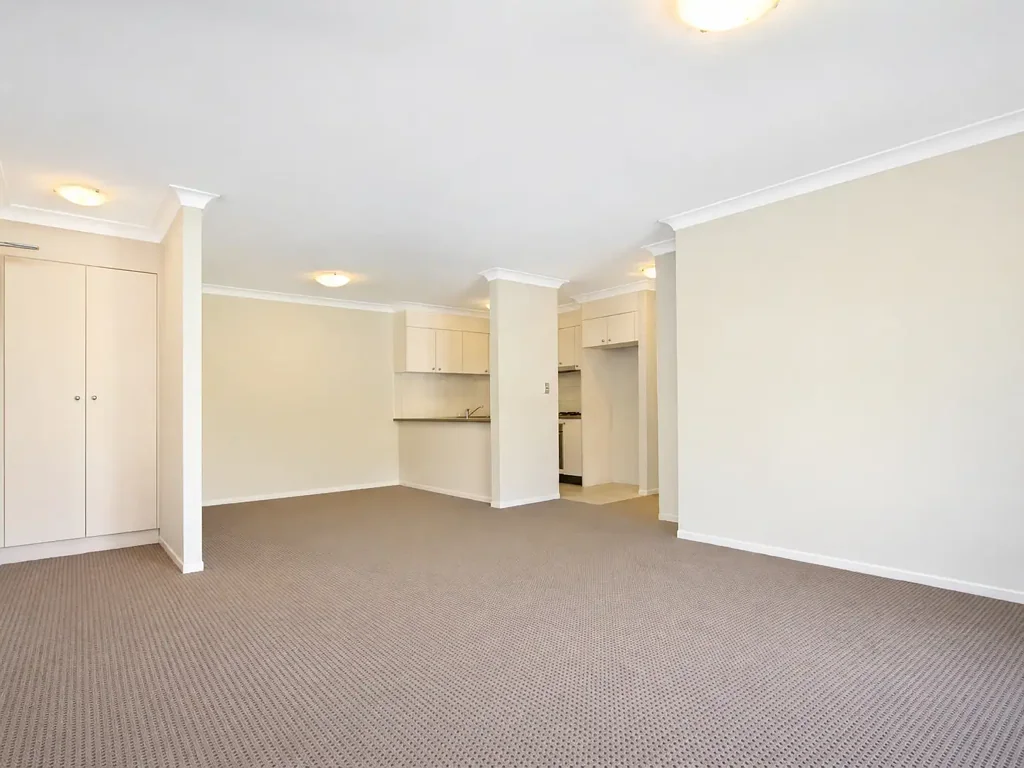 Two Bedroom Apartment Conveniently Located in Hornsby