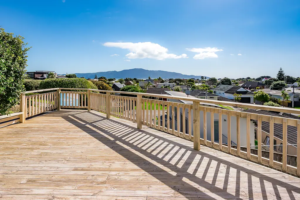 Paraparaumu Beach 2ਬੈੱਡਰੂਮ Sea Views, Location & Potential