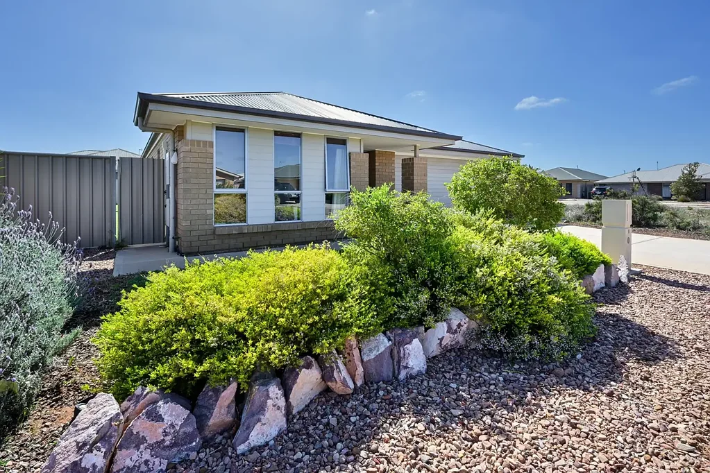 6 Bradshaw Street, Whyalla Jenkins, SA 5609