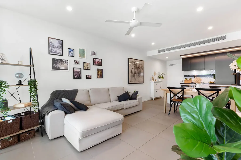 Stylish One-Bedroom Apartment in Prime West End Location