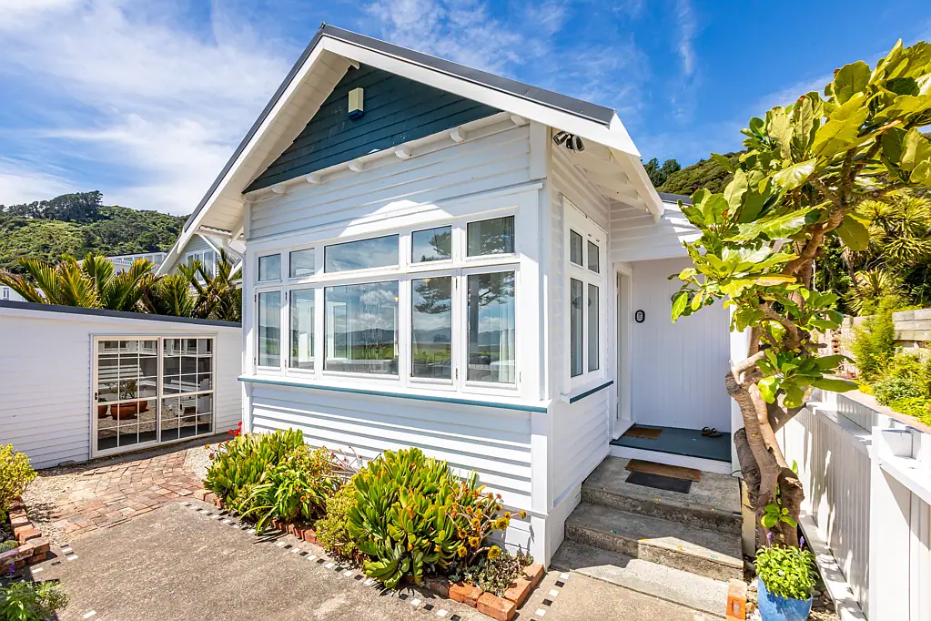 57 Marine Parade, Eastbourne, Lower Hutt, Wellington