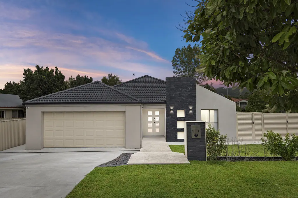 1 Burr Court, Pacific Pines, QLD 4211