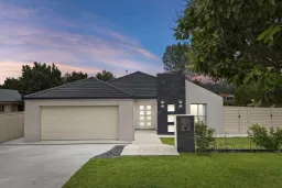 1 Burr Court, Pacific Pines