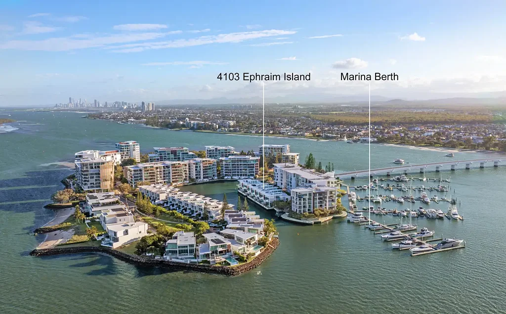 Paradise Point 4房  Exceptional Lifestyle Opportunity – Live the Dream of a Permanent Holiday!!