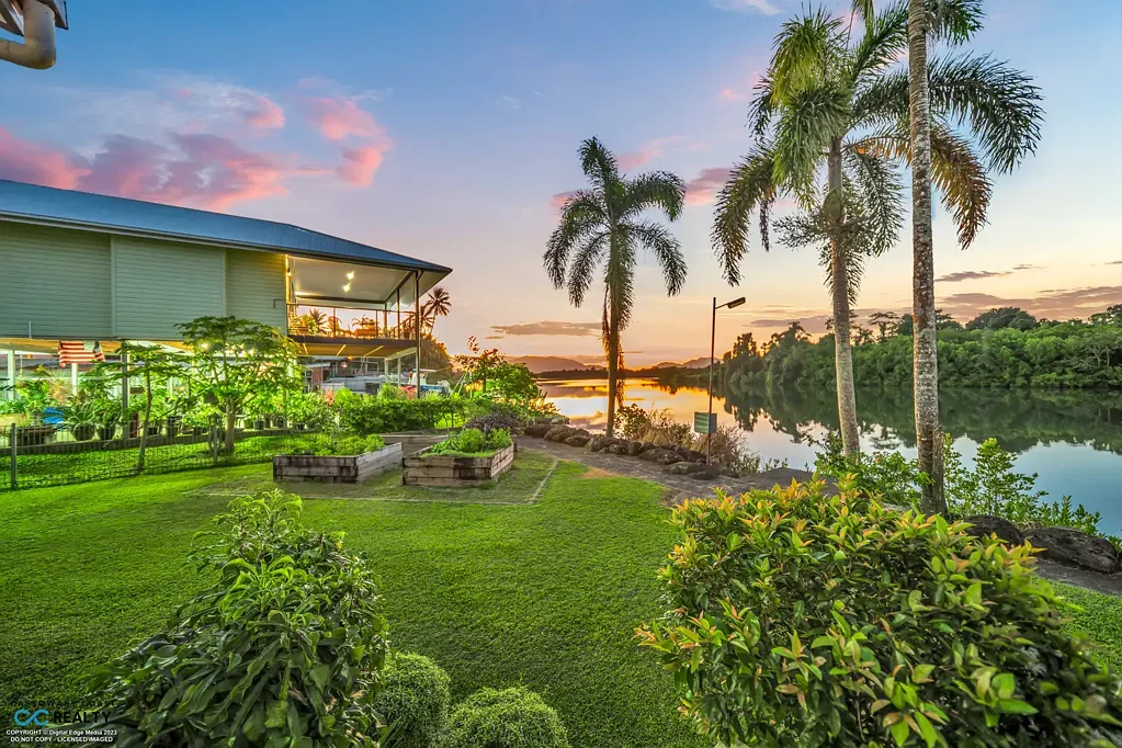 Webb 3ਬੈੱਡਰੂਮ ABSOLUTE JOHNSTONE RIVERFRONT – ARGUABLY ONE OF INNISFAIL'S FINEST LOCATIONS-BUYERS ABOVE $975K