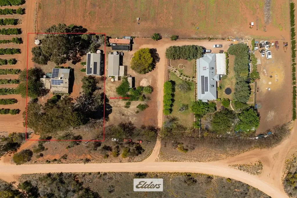 Colignan Unique Dual-Dwelling Opportunity with Income Potential or extended family