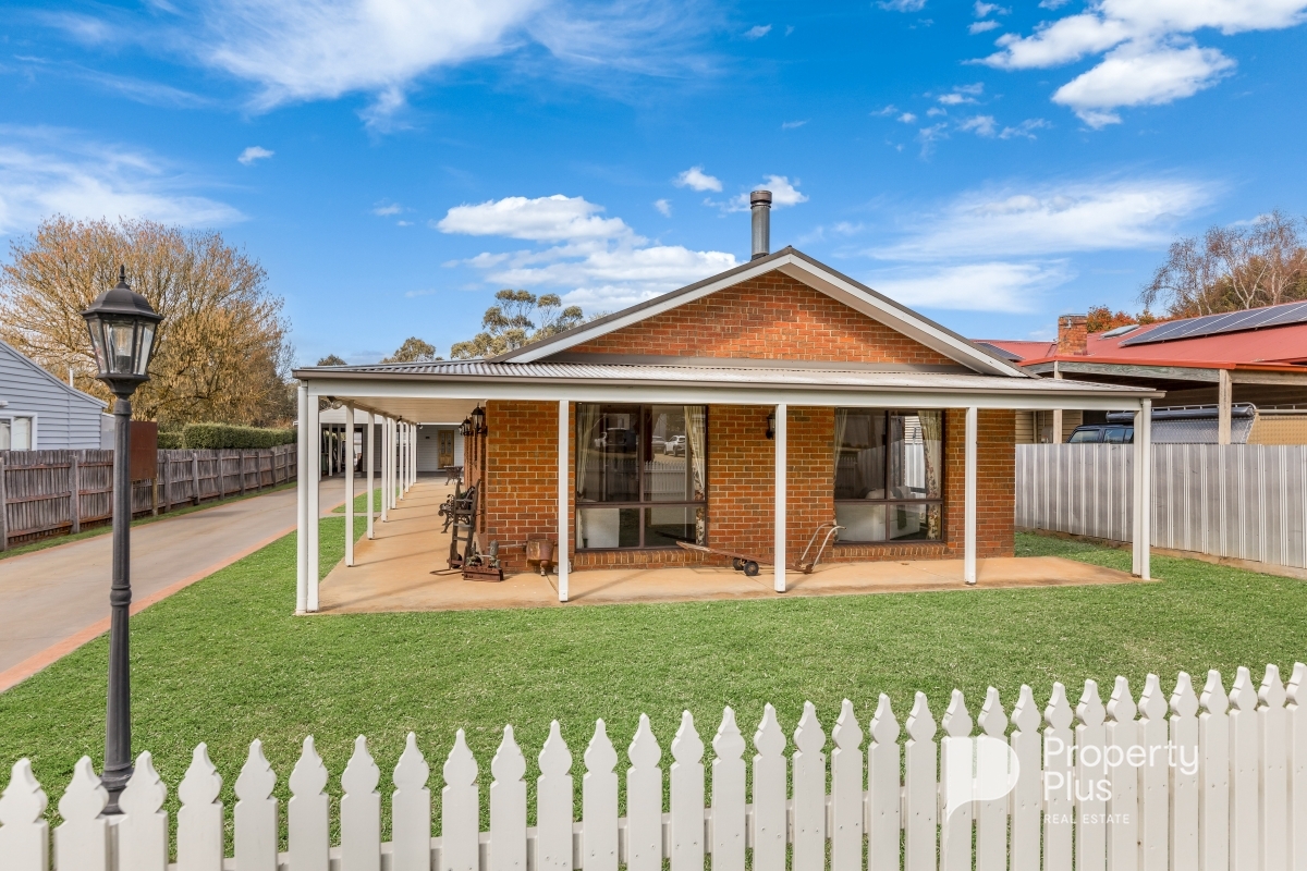 10 FOY ST, LANCEFIELD VIC 3435, 0部屋, 0バスルーム, House