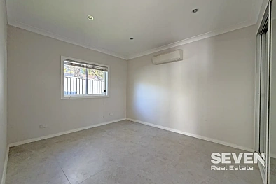 12A Burrabogee Road, Pendle Hill, NSW 2145, 2房, 1浴, House