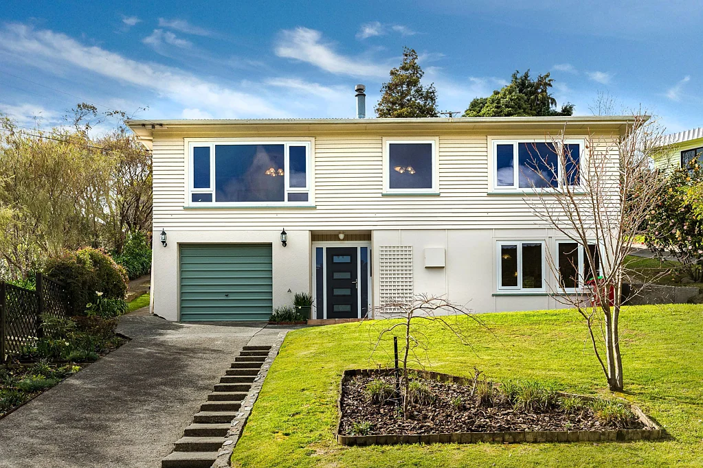 Silverstream 3房  Breathtaking Views and Timeless Charm