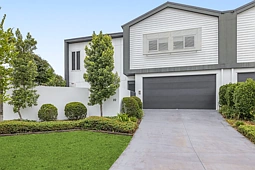 22/14 Coral Sea Drive, Pelican Waters