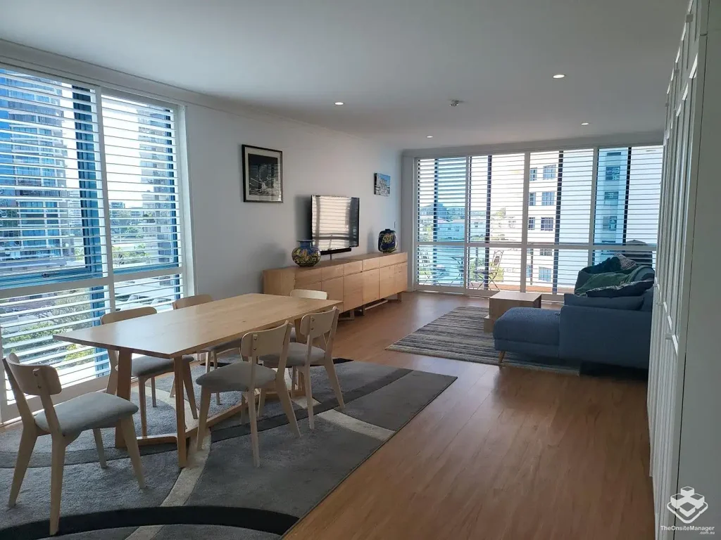 FULLY RENOVATED 140SQM TOP FLOOR APARTMENT