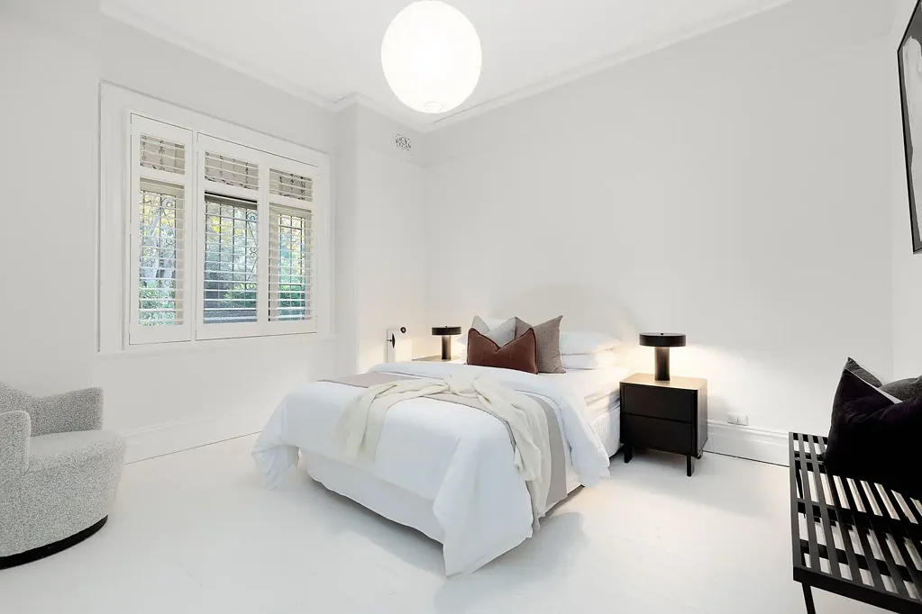 Kensington 3Kwarto Large Character-Filled Parkside Semi with Dual Access