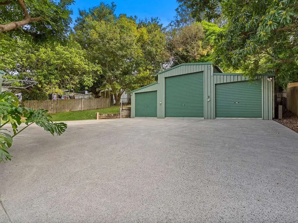 128 Nursery Road, Holland Park West, QLD 4121