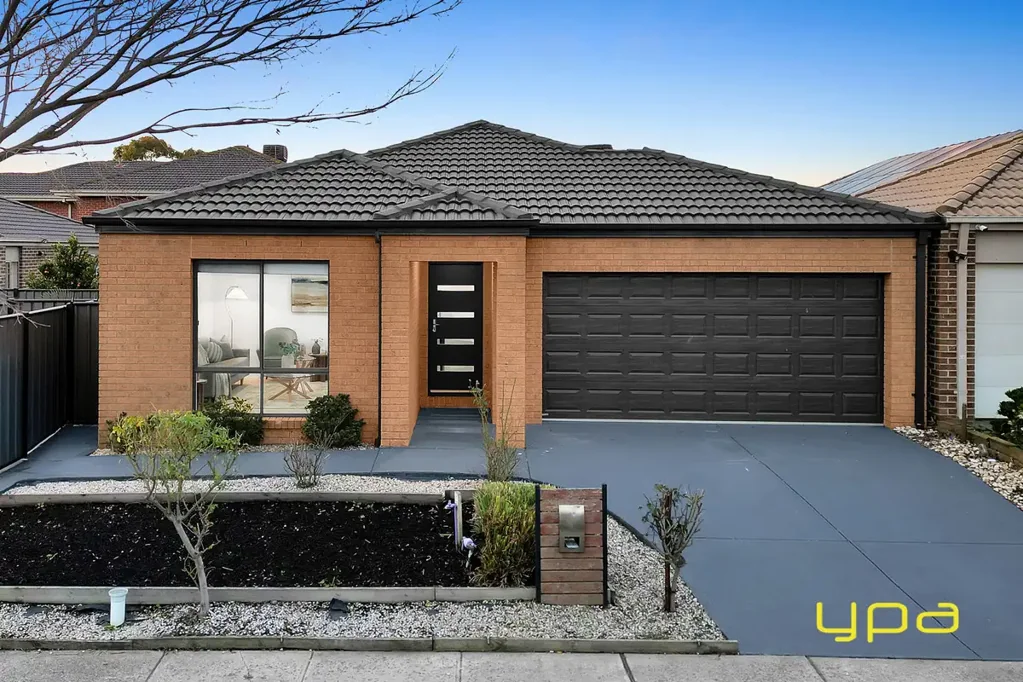 3 San Fratello Street, Clyde North, VIC 3978