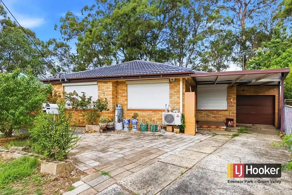 Cabramatta 5침실 Just Listed - Prime Opportunity at 16 Gowrie Place, Cabramatta