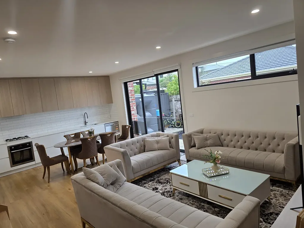 Two bedroom & Two Bathrooms!
