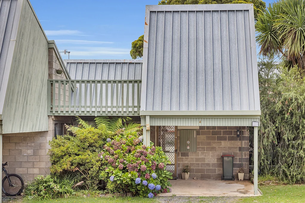 Unit 4/16 Maurice Avenue, Mallacoota, VIC 3892