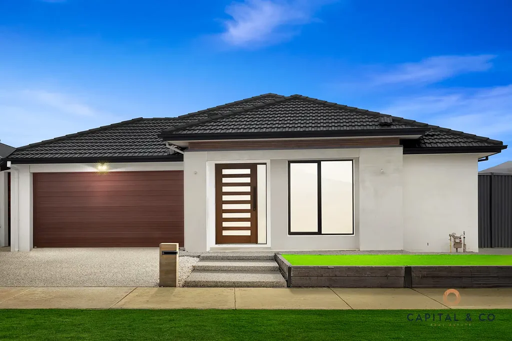 Mickleham 4Phòng ngủ Brand New Upgraded 4 Bed 3 Bath Family House!!