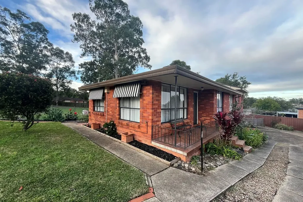 Well Presented 2 Bedroom House - Water & Gas Usage Included!