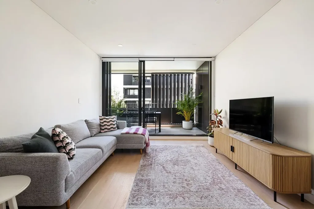 Leichhardt 2कमरा Contemporary apartment with alfresco appeal