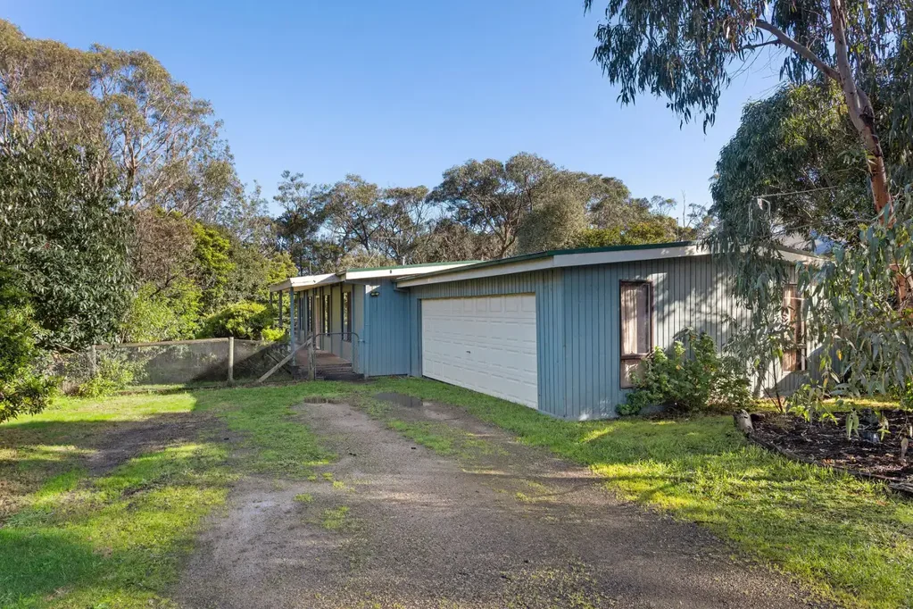 Great location - 3-Bedroom Home Close to Village & Beach
