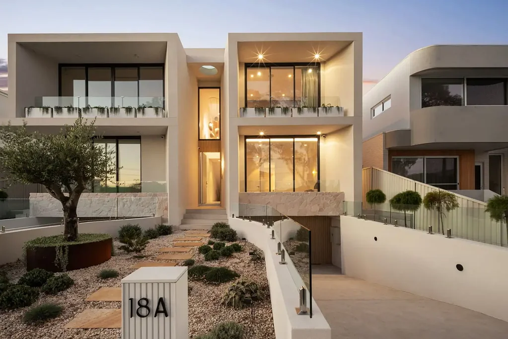Chifley 5Habitaciones Brand New Resort Luxury Home, Palatial Main Bed, Full Concrete Construction & 5 Car Basement