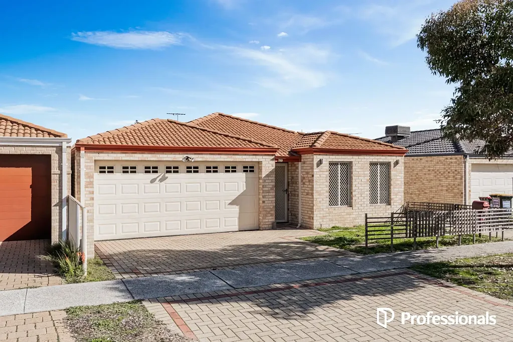 Balga 3 Slaapkamer EFFORTLESS STREET-FRONT LIVING STARTS HERE