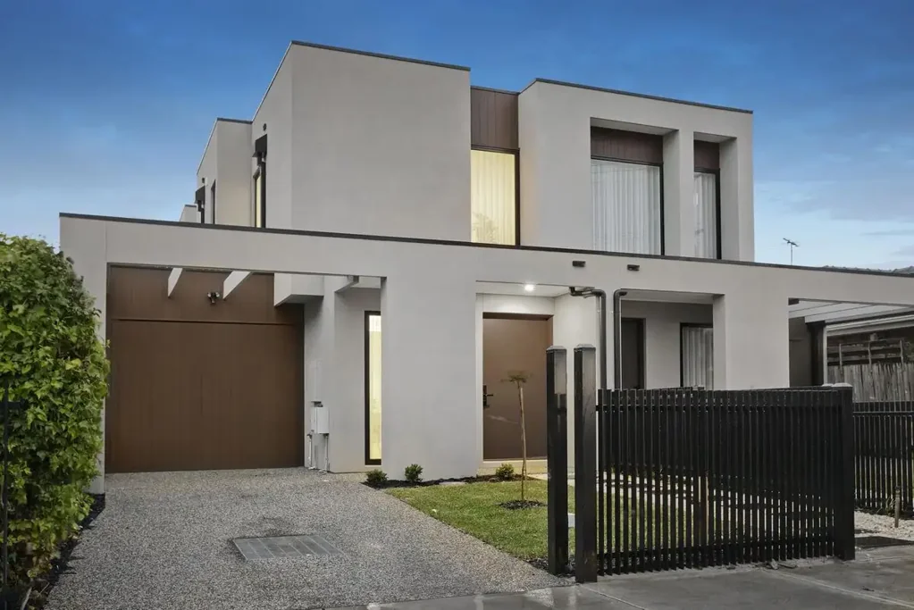 Luxury Family Living with Inground Pool on the Park Edge