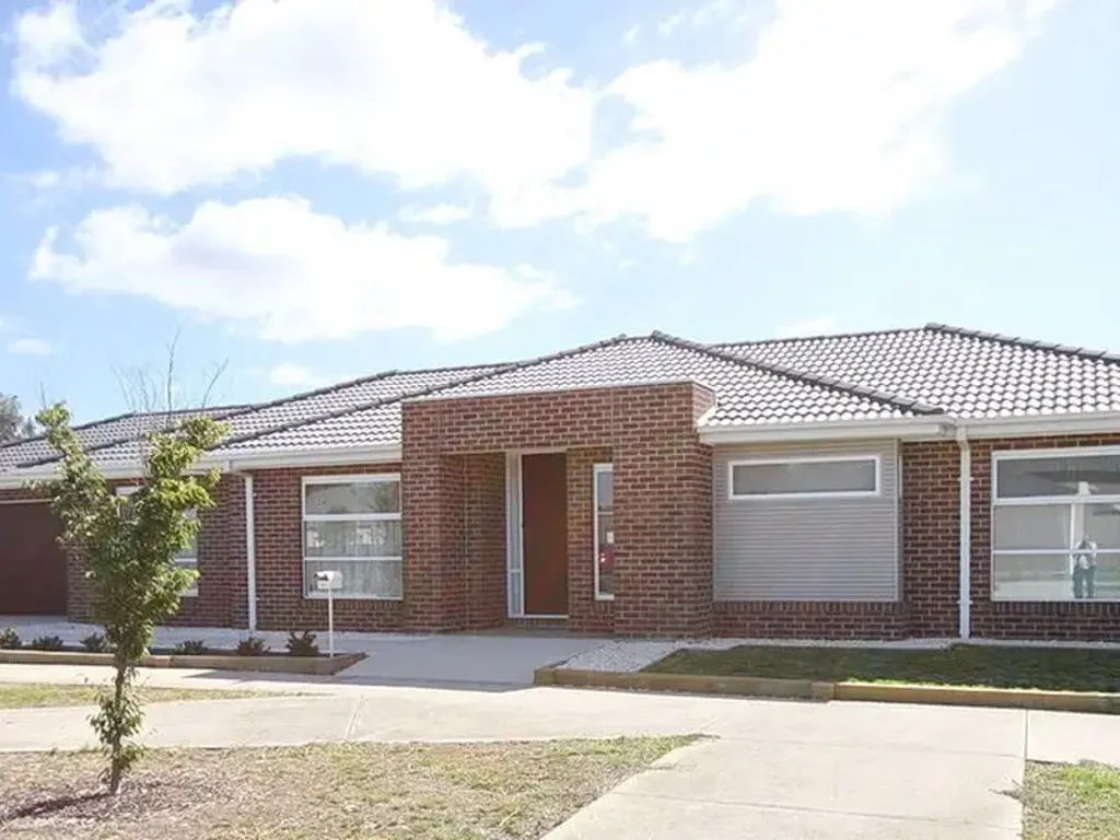 Beautifully Presented Family Home in a Highly Desirable Tarneit Pocket!!!
