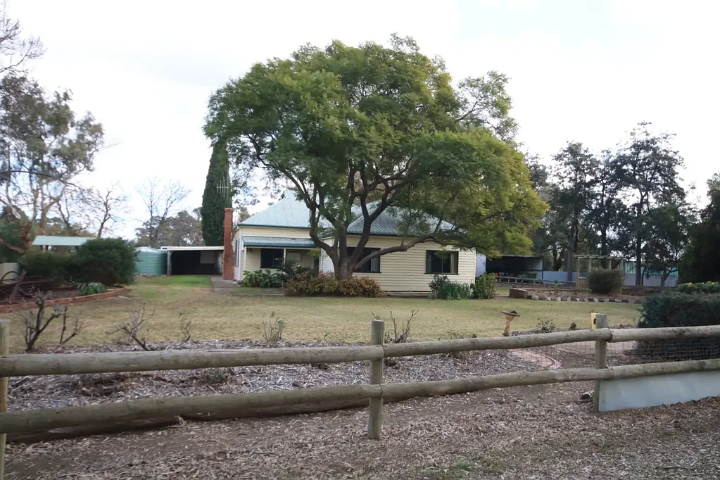 241 Willow Grove Rd, Echuca West, VIC 3564