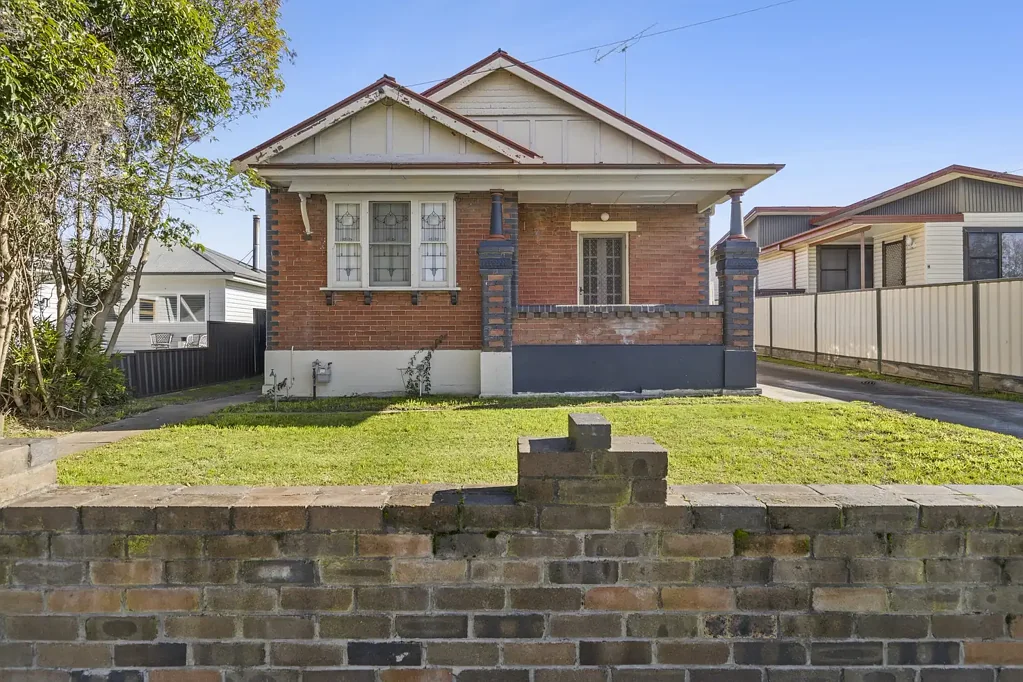 Goulburn 3 Slaapkamer Charming Renovated Bungalow with Development Potential