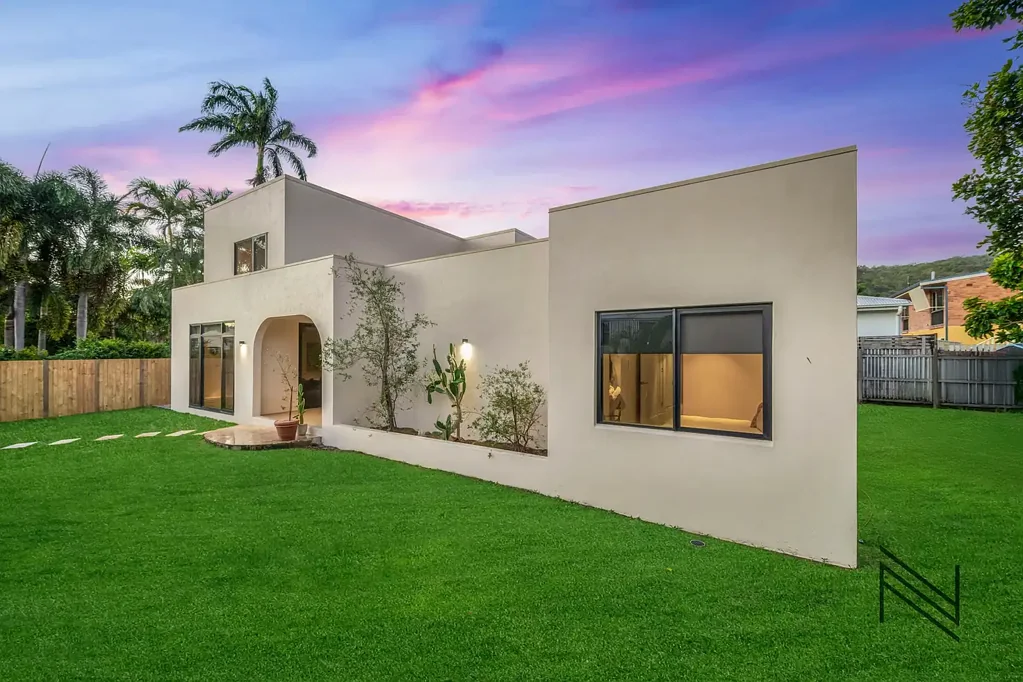 West End 5 Bedroom Les Beige