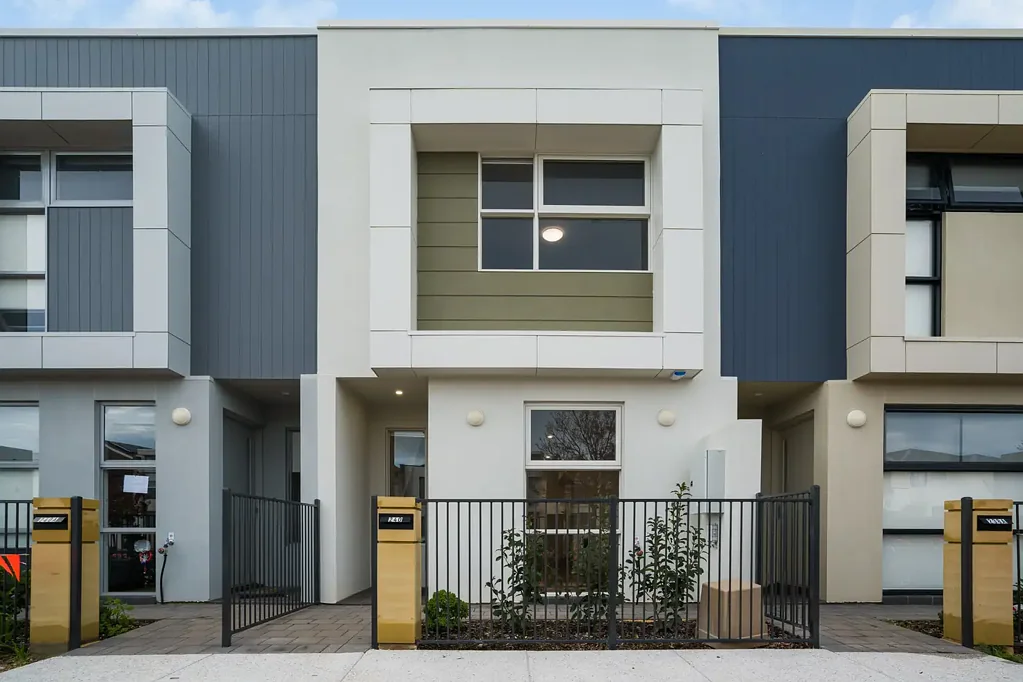 Modern Living Redefined: Discover Stylish Comfort at 240 East Parkway, Lightsview