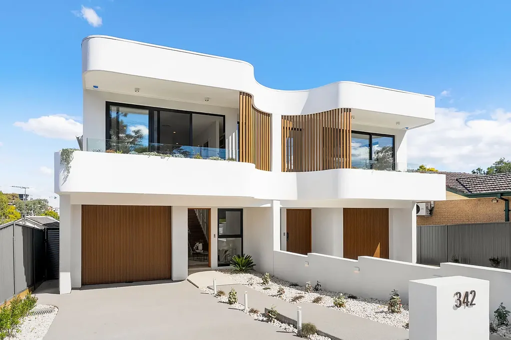 Ryde 5 Bedroom Brand new architectural abode