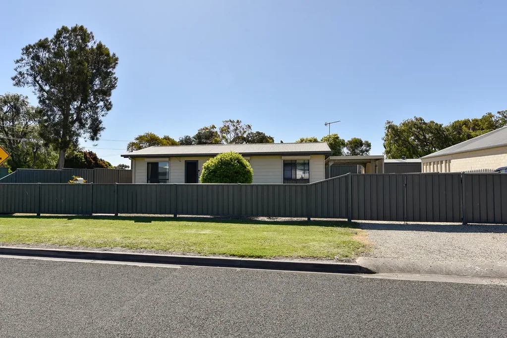 18 Bonshor Street, Millicent, SA 5280