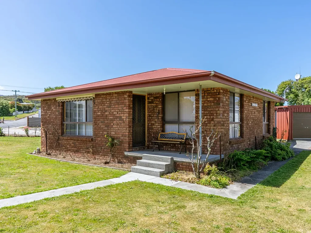 St Marys 2 Bedroom Charming and Convenient Corner Block Home