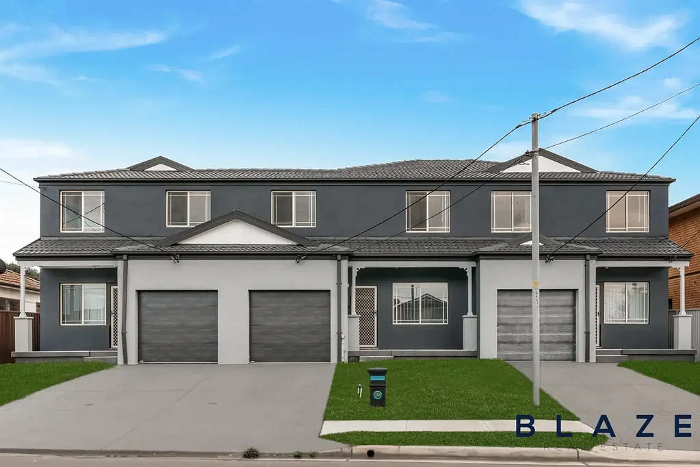 Bright and Spacious Triplex!