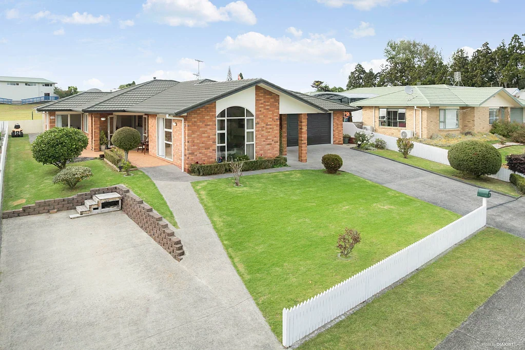 Waiuku 4房  Big Family Space. Walk to School and the Beach!