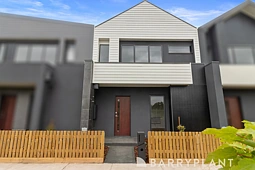 21 Mortdale Lane, Clyde North