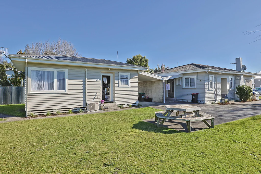 Parkvale 3Kwarto Two Homes - Outstanding Investment Opportunity!