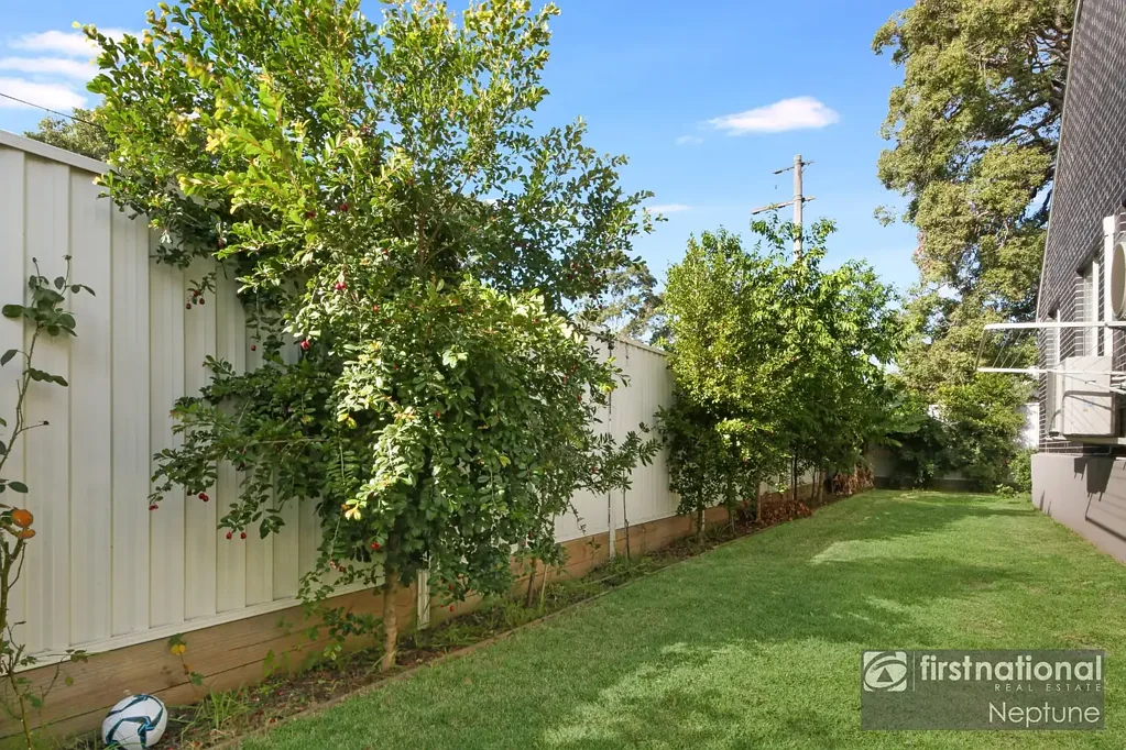 Girraween 3Habitaciones Near-New Modern Townhouse with a Massive Backyard!