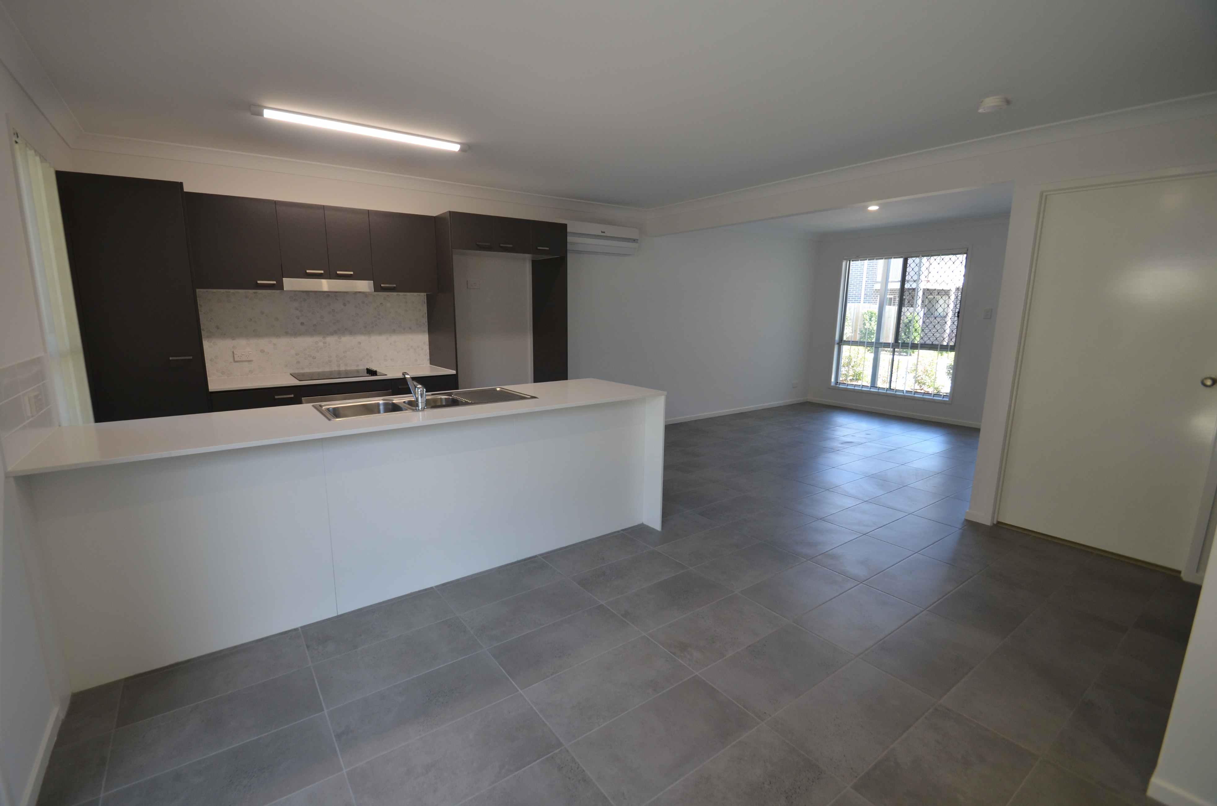 UNIT 45 29 CLAUSSEN ST, BROWNS PLAINS QLD 4118, 0 chambres, 0 salles de bain, Townhouse