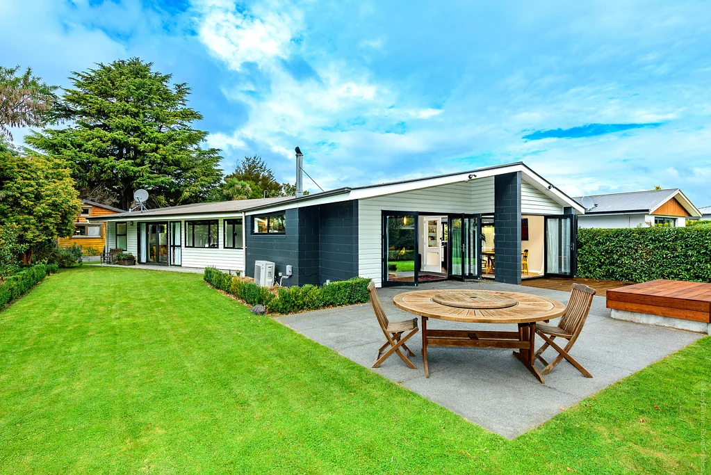 16 Woodbank Street, Somerfield, Canterbury