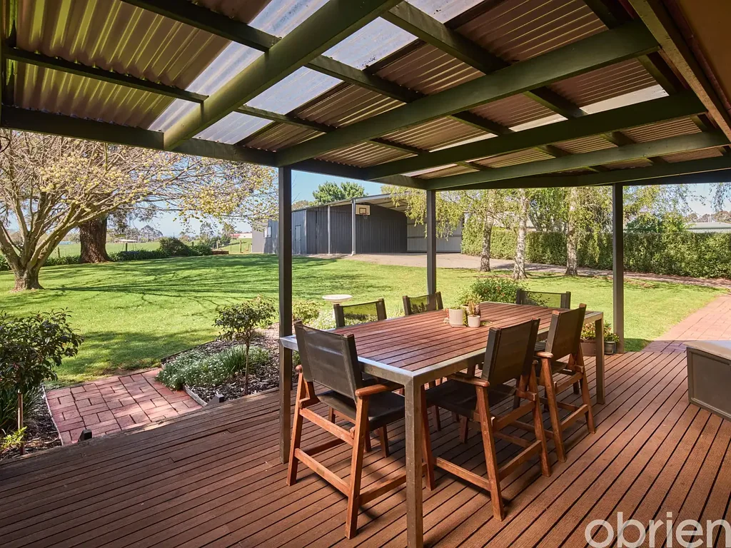 Neerim South 4 Bedroom Imagine Picturesque Country Views And Village Convenience.
Can You Picture It?