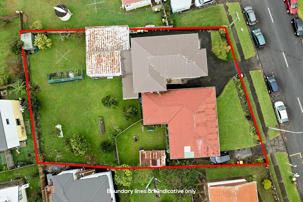 New Lynn 7房 1211㎡大地+THAB分区！200米至火车站，50年来首度释出，翻新/投资/重建任您选择！ Multiple Options: 1211m2 - THAB