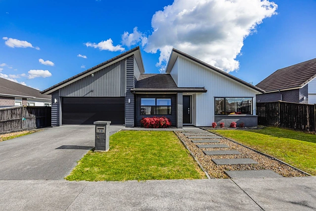10 Brumbie Way, Karaka, Franklin