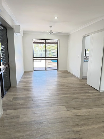 ਰਹਿਣ ਵਾਲਾ ਕਮਰਾ - 22 Sinclair Street, Annandale, QLD 4814