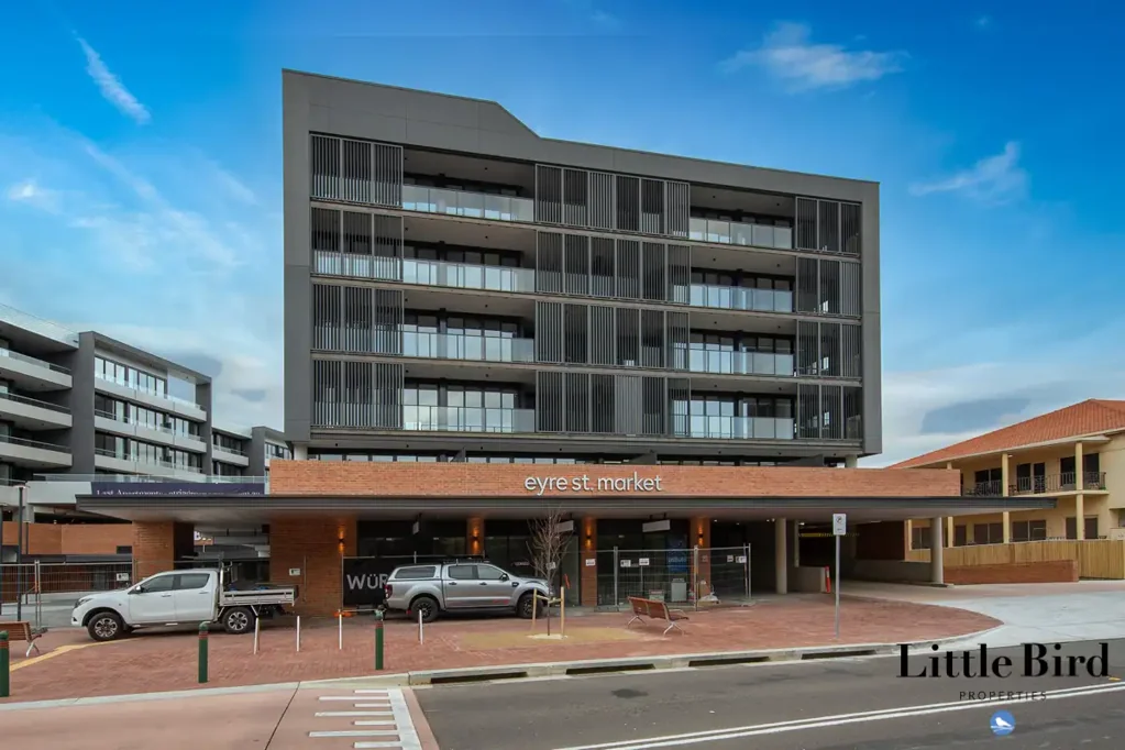 Meticulous Penthouse in the Heart of Kingston