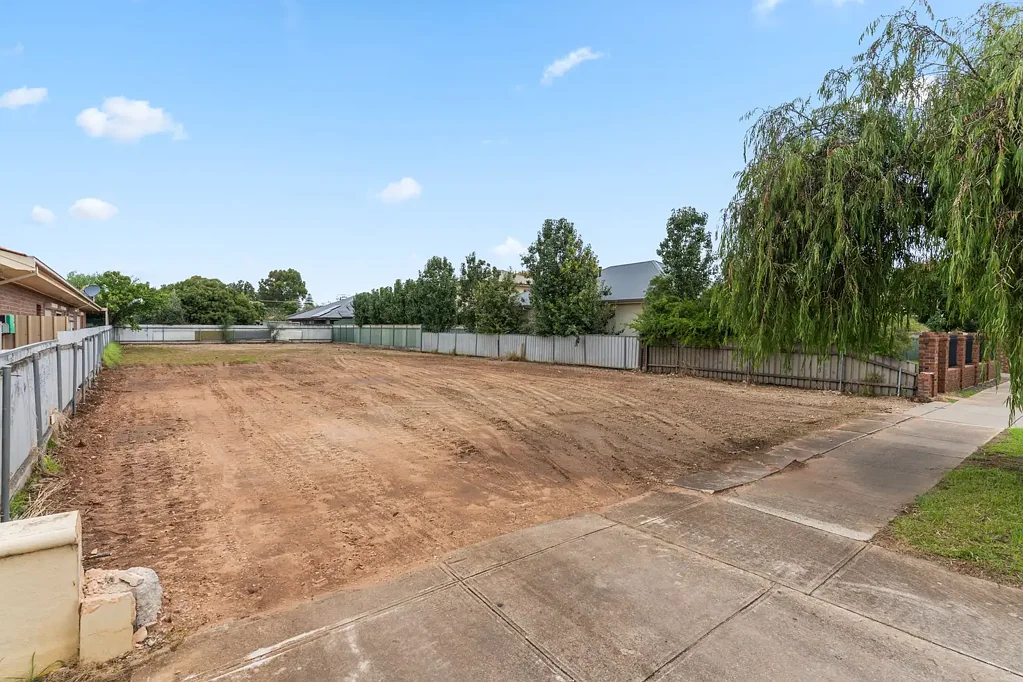 Kilburn Development Opportunity on 892sqm (Approx.) – Build 2 Torrens Title Homes ( Subject to necessary consents)
