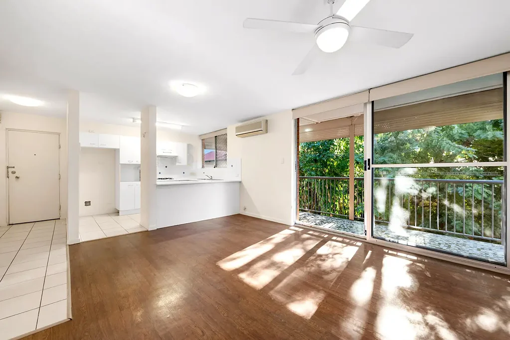Spacious & Private Unit in the Heart of Coorparoo!